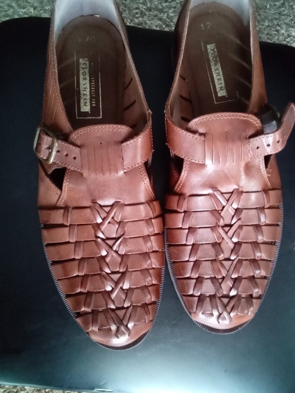 These Vintage Florsheim Leather Huaraches are a stylish and comfortable slip-on